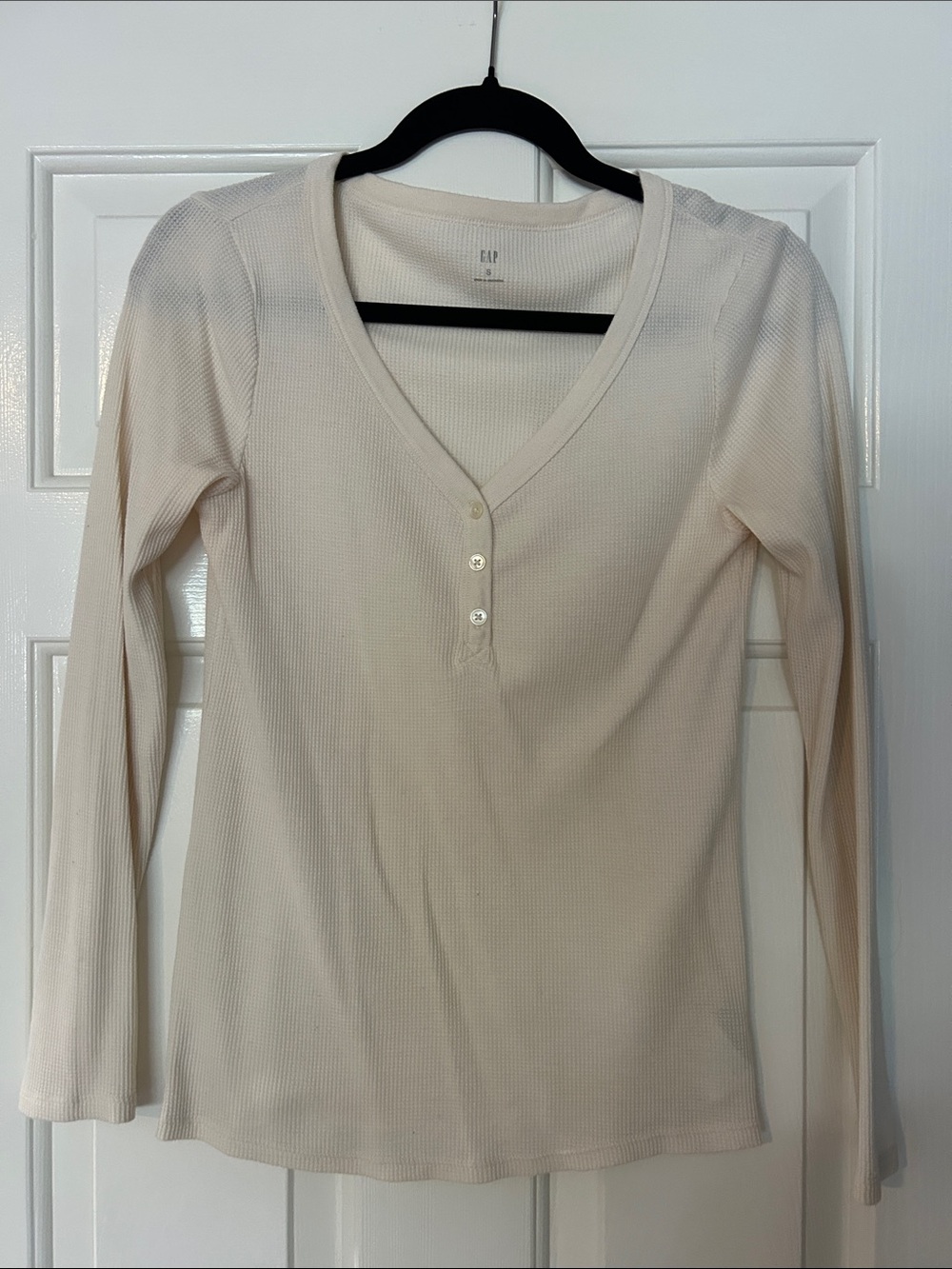 GAP Women's Cream Long-Sleeve Henley Top